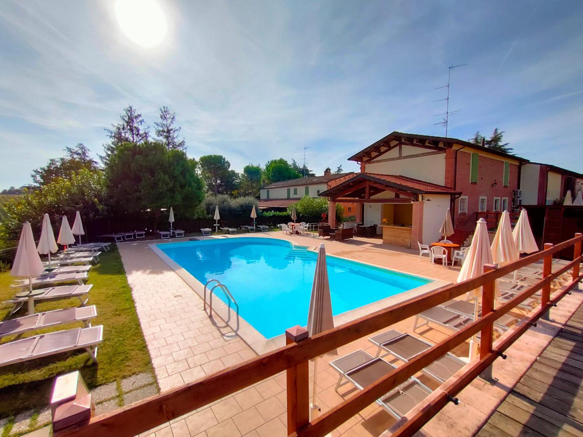 Agriturismo E Cantina La Sabbiona Faenza Bagian luar foto